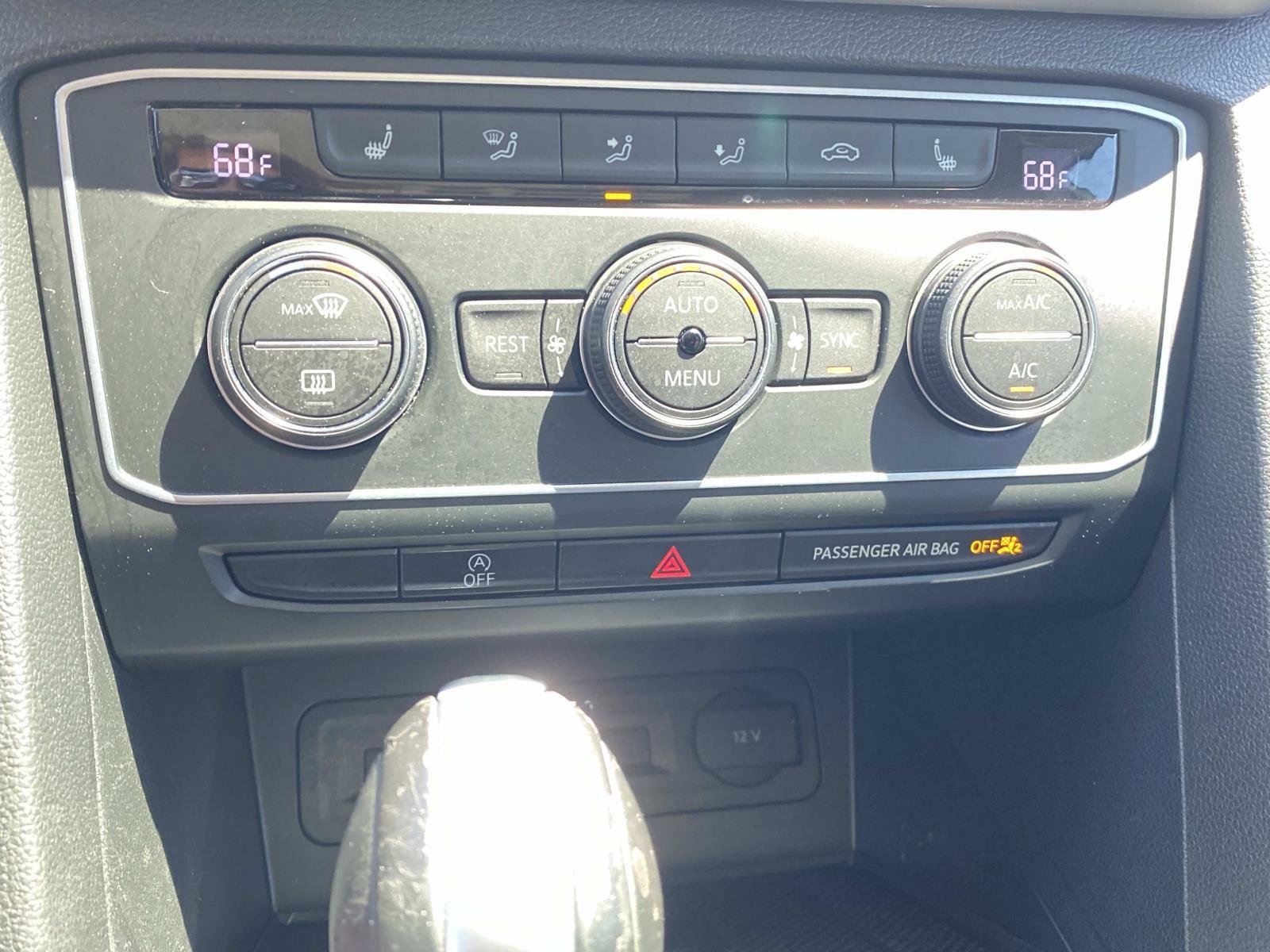 Used 2021 Volkswagen Atlas SE w/ Panoramic Sunroof Package image 32