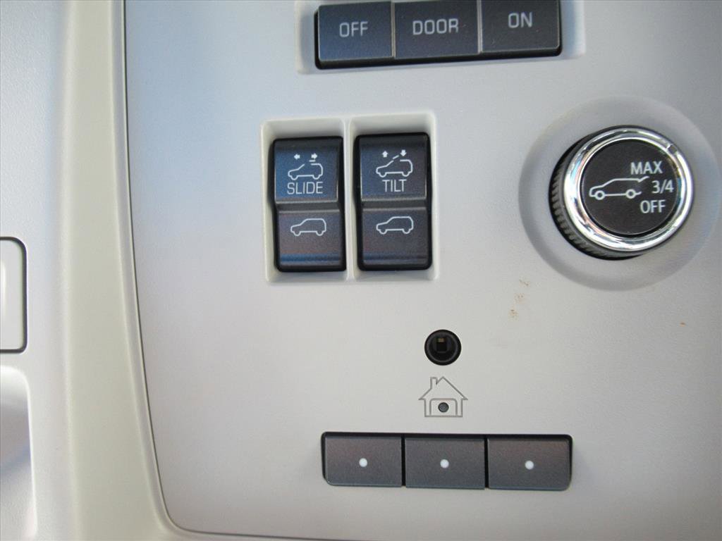 Used 2020 GMC Yukon SLT RWD image 27