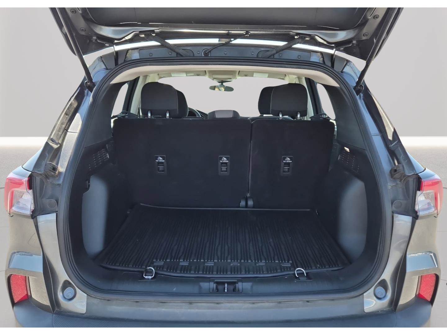 Used 2020 Ford Escape S image 9