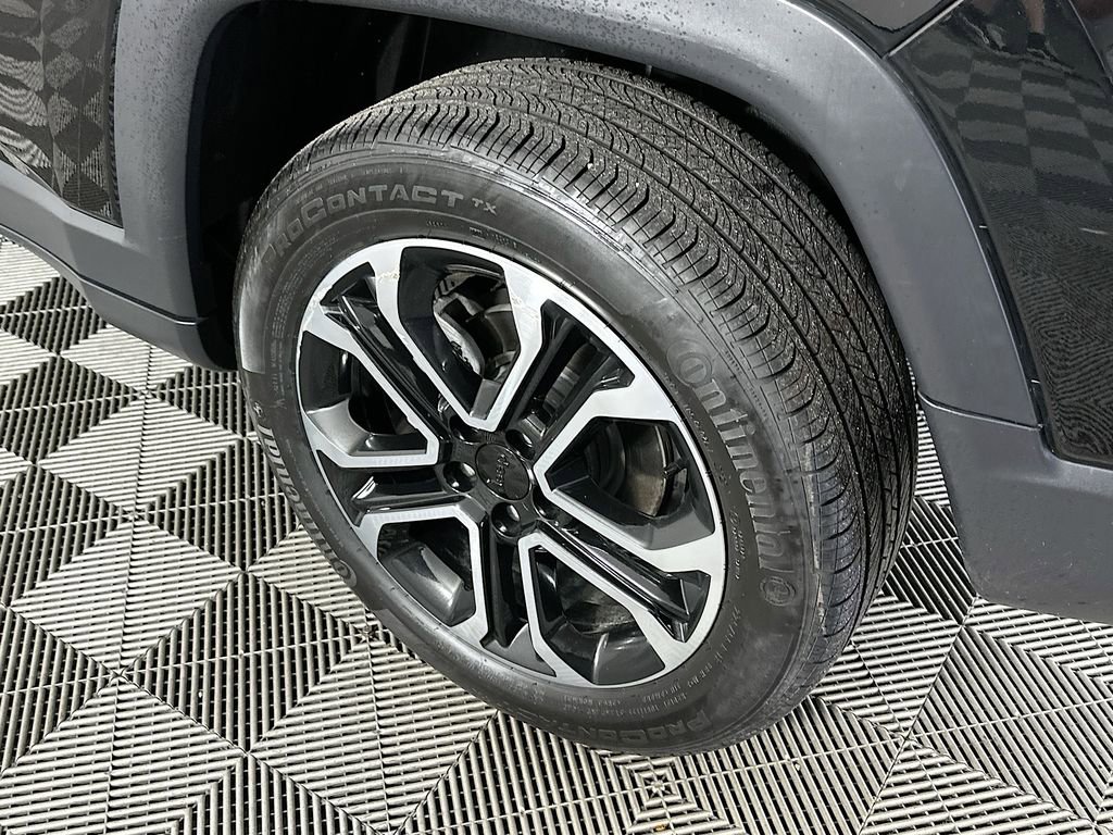 Used 2024 Jeep Compass Limited image 40