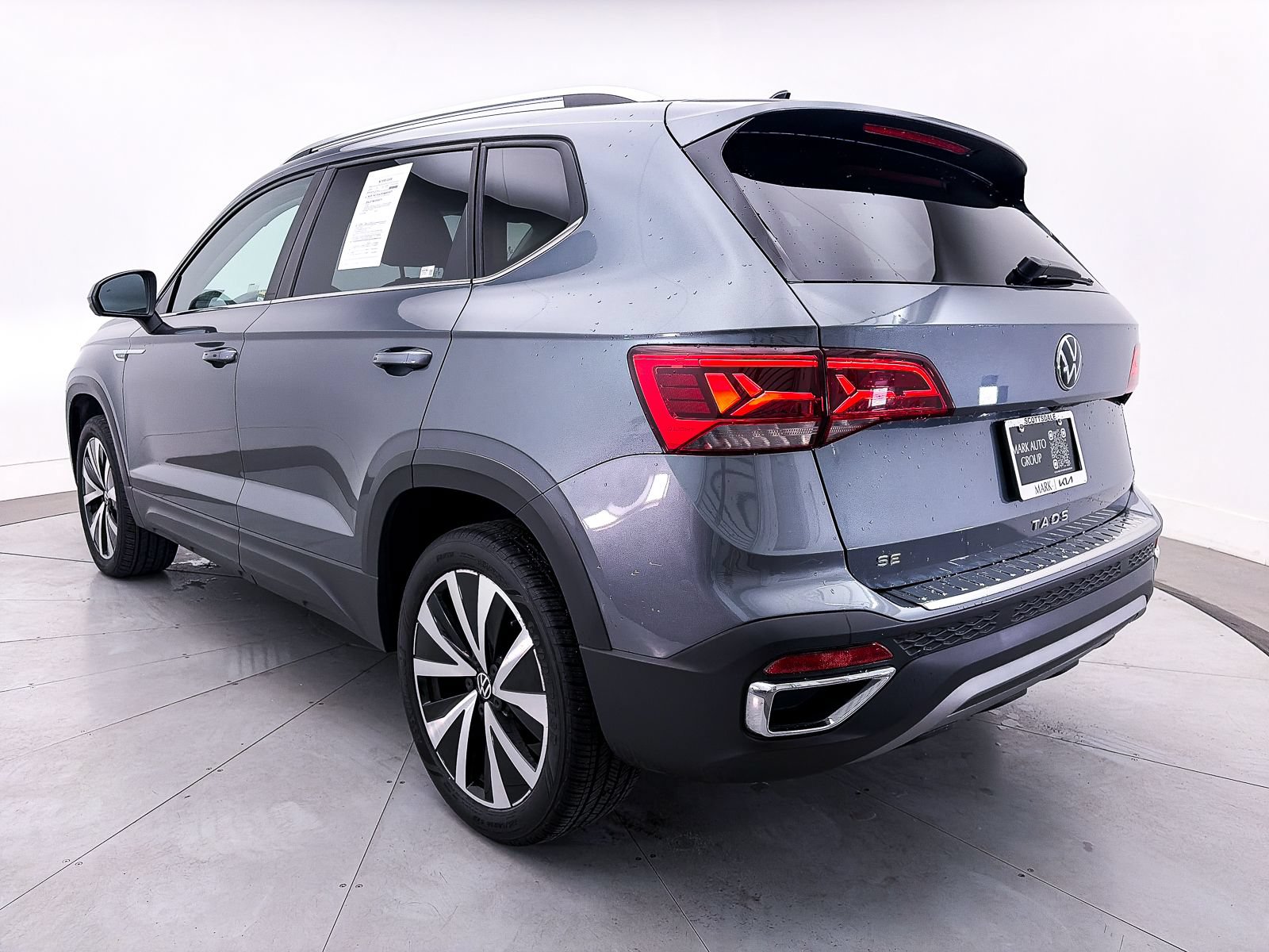 Used 2022 Volkswagen Taos SE FWD image 12