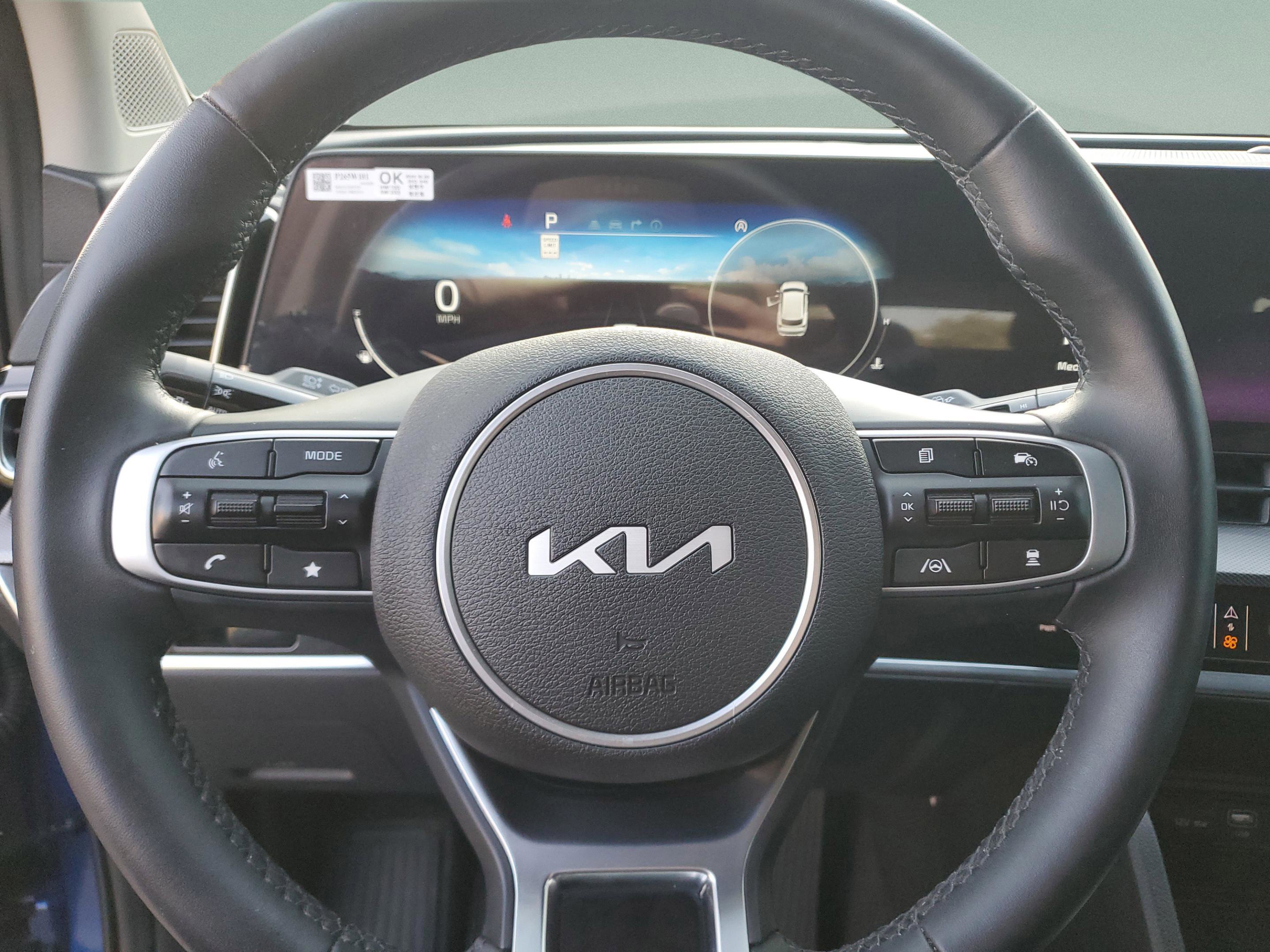 Used 2025 Kia Sportage SX image 18