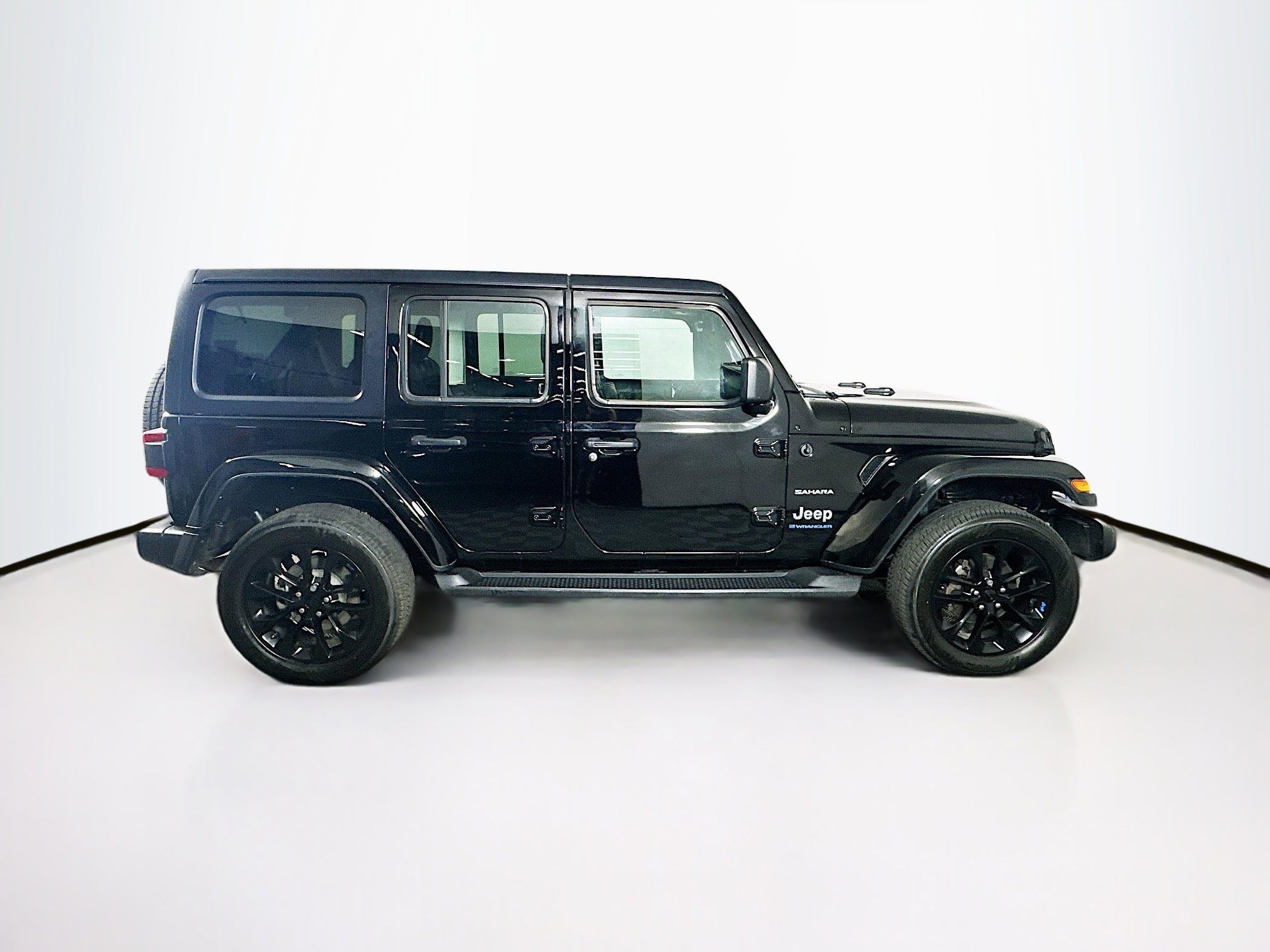 Used 2023 Jeep Wrangler Sahara w/ Cold Weather Group image 10