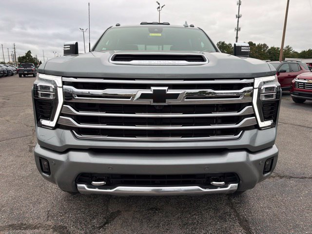 New 2026 Chevrolet Silverado 2500 High Country w/ LPO, Dark Essentials Package AWD/4WD image 8