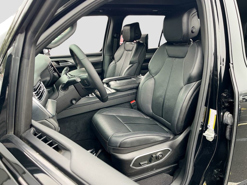 Certified 2024 Jeep Wagoneer Series II image 22