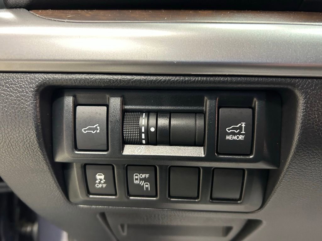 Used 2017 Subaru Outback 2.5i Limited image 14