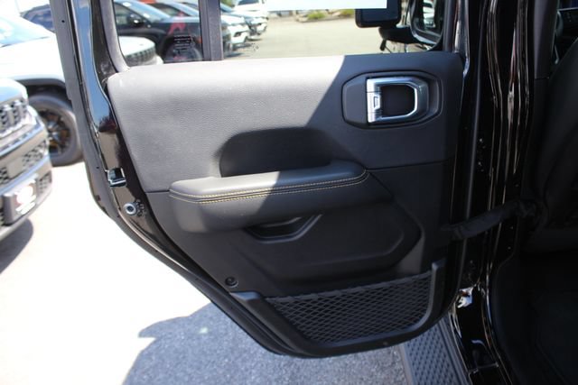 Used 2024 Jeep Gladiator Sport w/ Premium Package AWD/4WD image 24