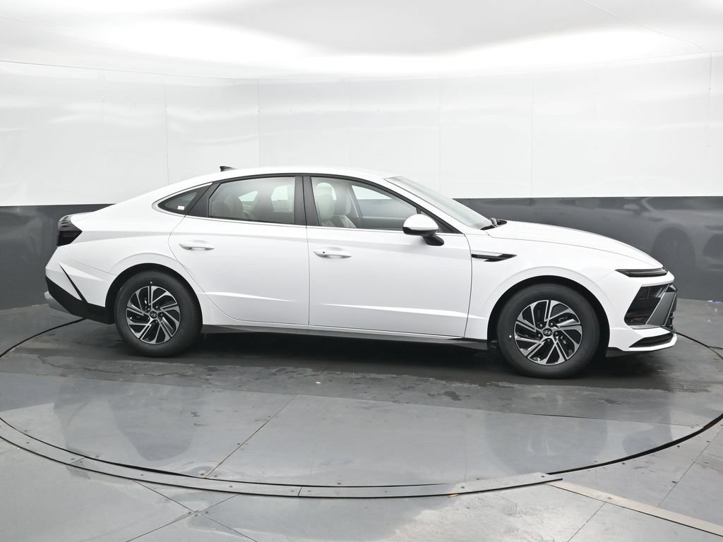 New 2026 Hyundai Sonata Blue FWD image 3