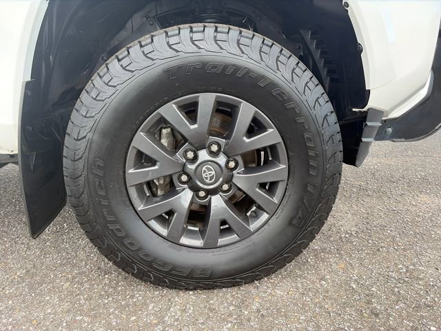 Used 2023 Toyota Tacoma SR5 w/ Technology Package AWD/4WD image 10