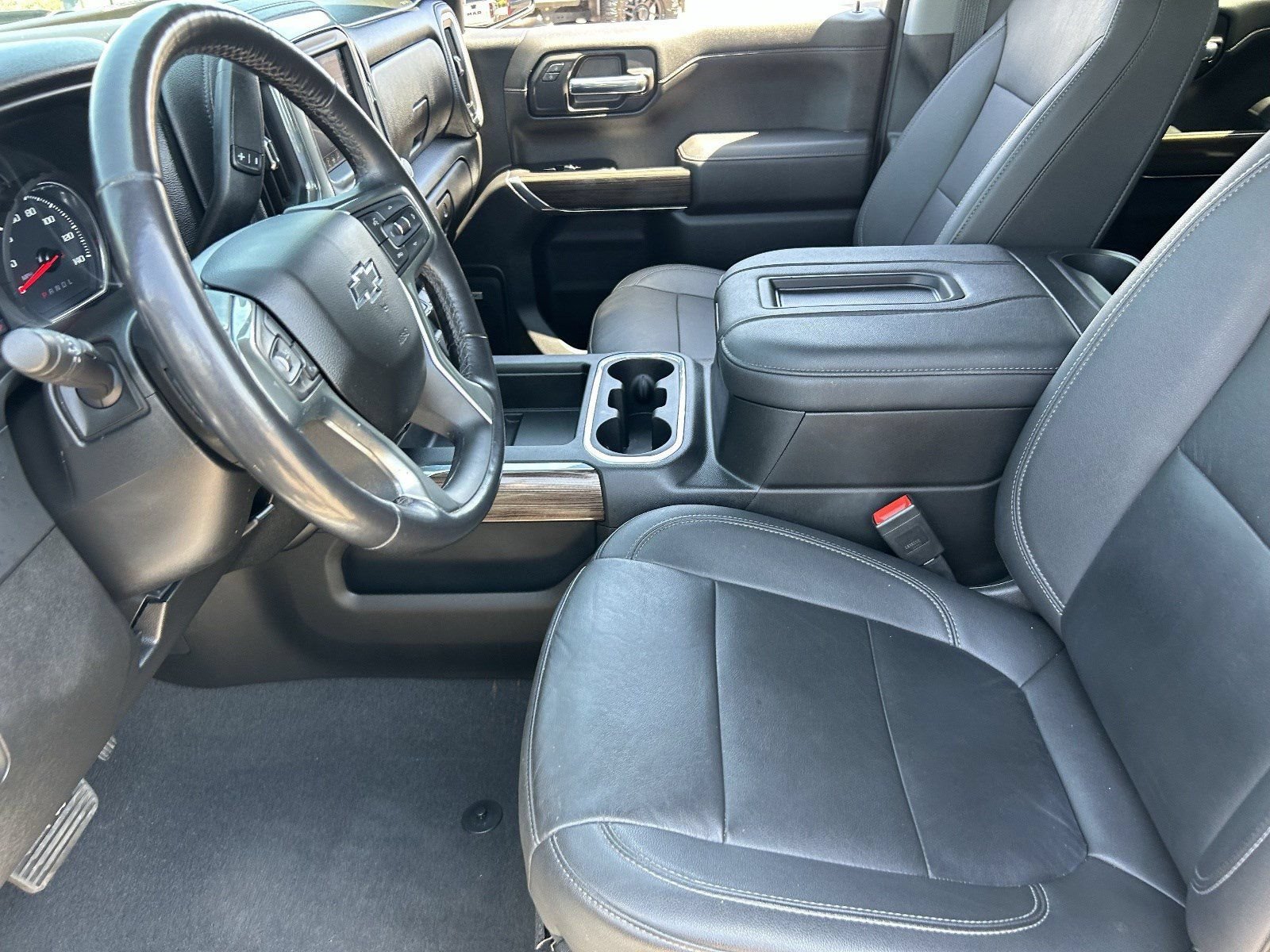 Certified 2021 Chevrolet Silverado 1500 RST w/ Redline Edition AWD/4WD image 25
