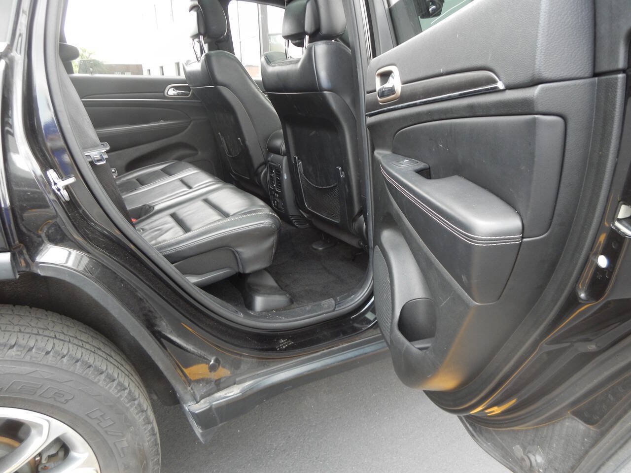 Used 2015 Jeep Grand Cherokee Limited w/ Luxury Group II AWD/4WD image 35