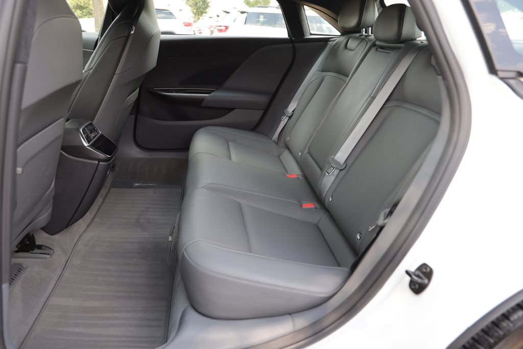 Used 2024 Lucid Air Pure RWD image 27