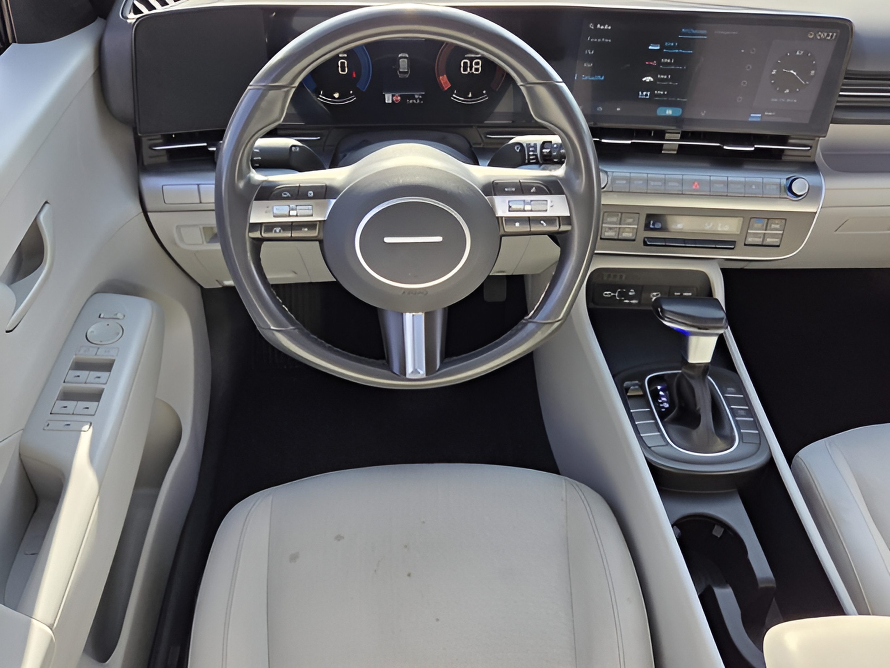 Used 2025 Hyundai Kona SEL FWD image 11