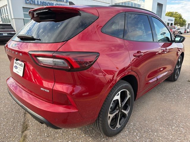 Certified 2024 Ford Escape ST-Line Elite AWD/4WD image 6