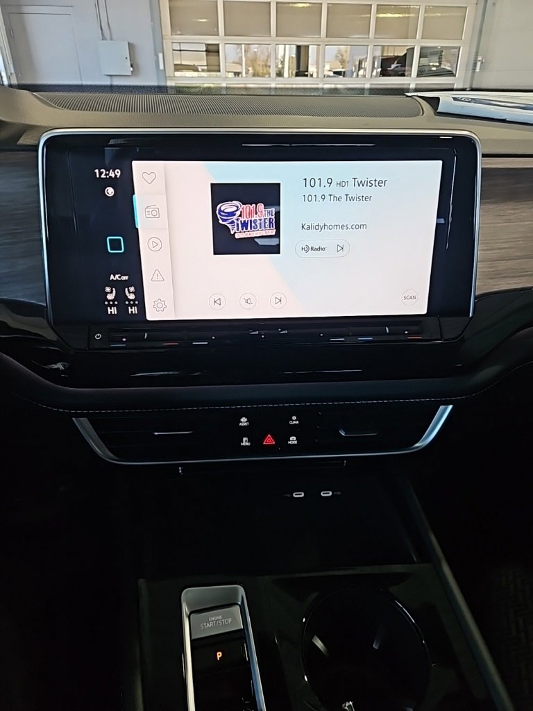 New 2026 Volkswagen Atlas SEL image 32