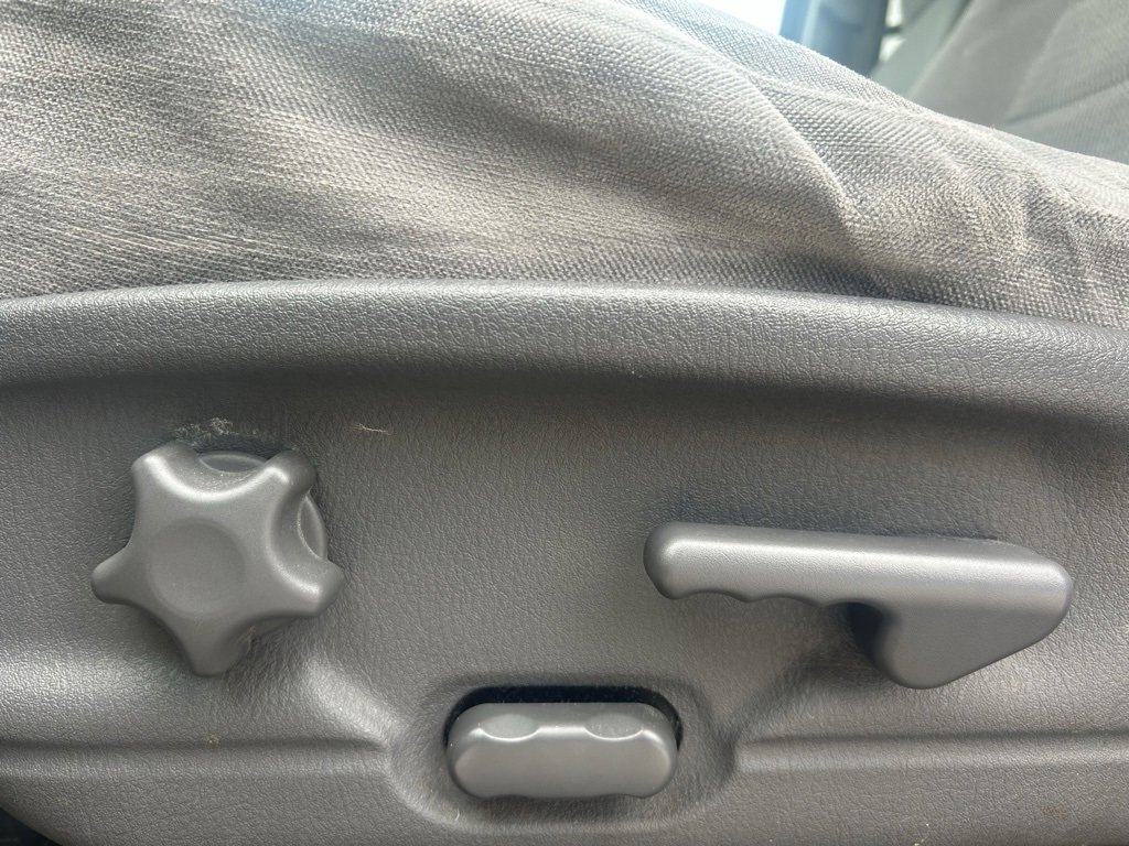 Used 2005 Ford Explorer XLT image 12