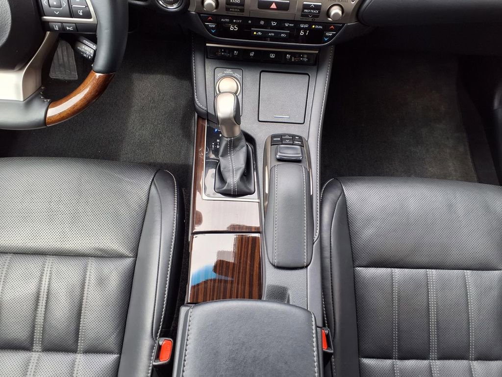 Used 2017 Lexus ES 350 w/ Luxury Package FWD image 18