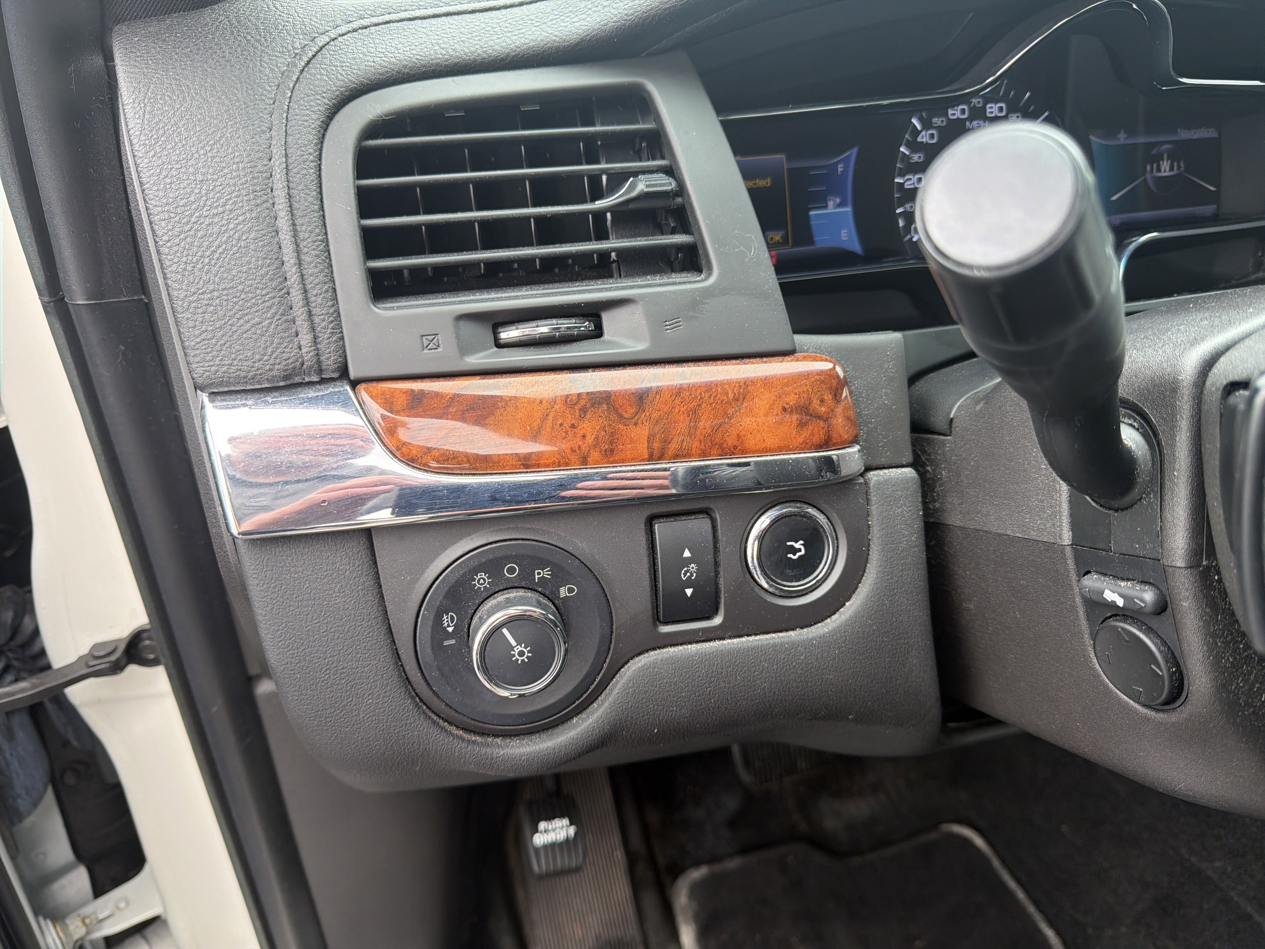 Used 2013 Lincoln MKS AWD image 20