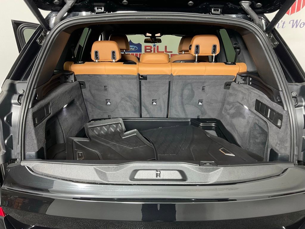 Used 2021 BMW X5 M50i w/ Executive Package image 11