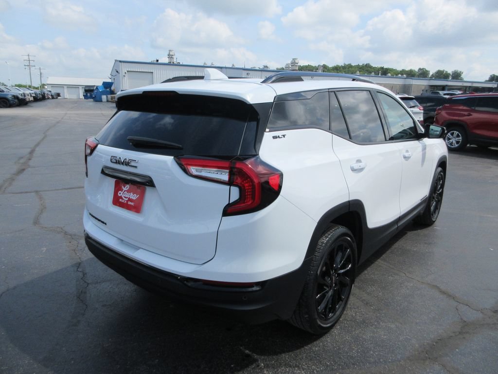 Certified 2024 GMC Terrain SLT w/ Infotainment Package II FWD image 6