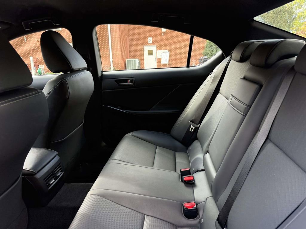 Used 2022 Lexus IS 300 AWD image 15