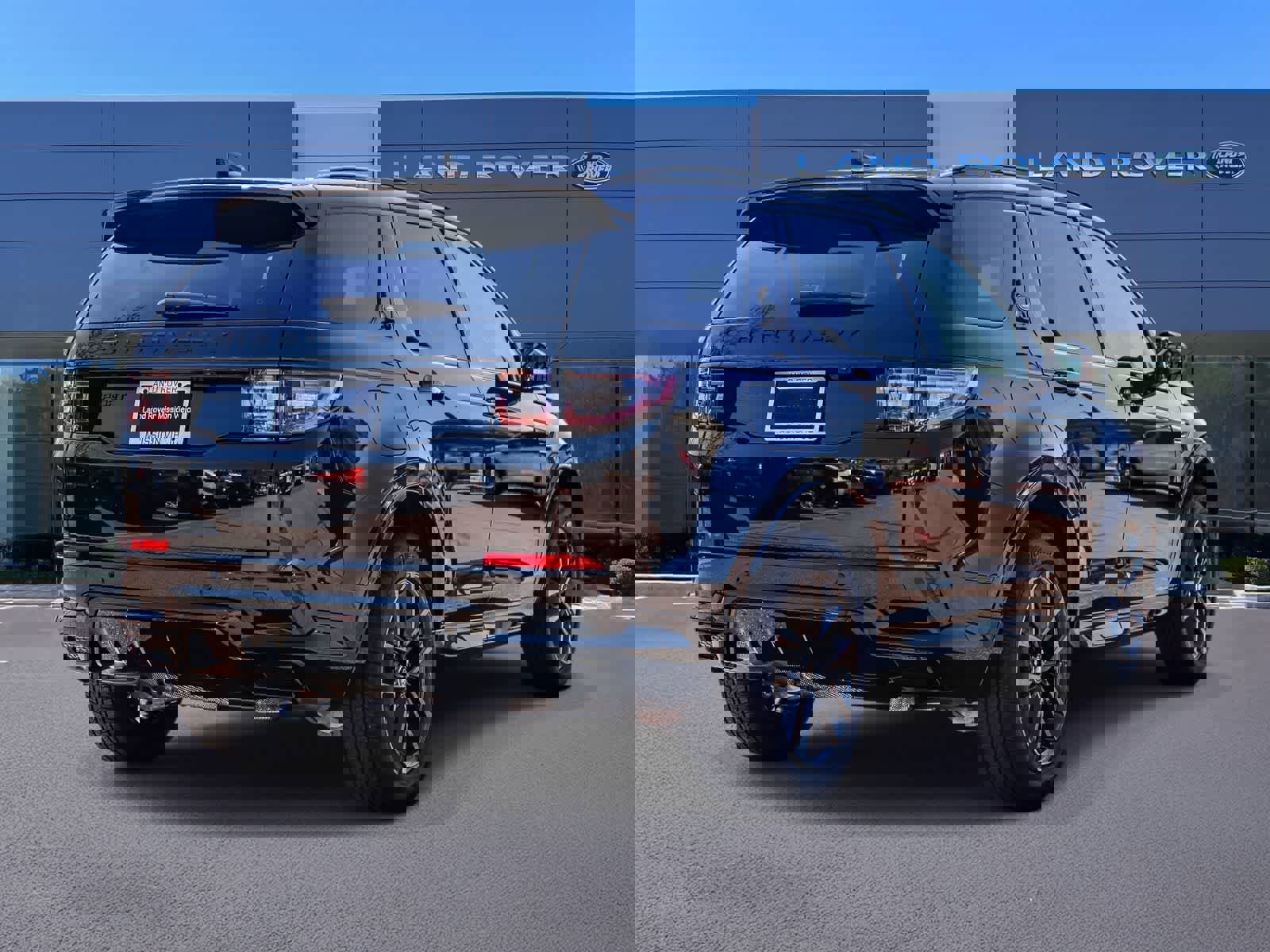 New 2026 Land Rover Discovery Sport Landmark image 4