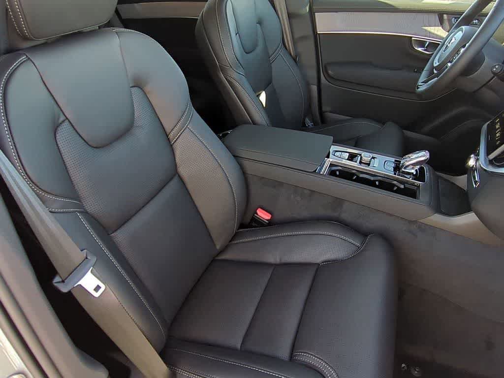 Used 2026 Volvo XC90 B6 Ultra w/ Protection Package AWD/4WD image 21