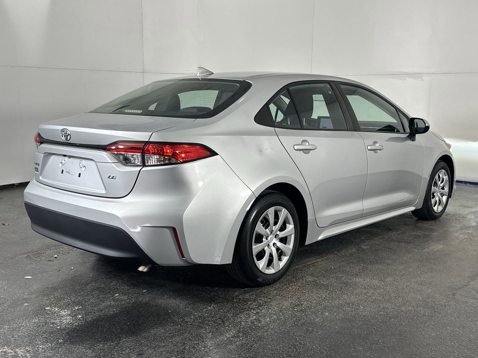 Used 2023 Toyota Corolla LE image 8