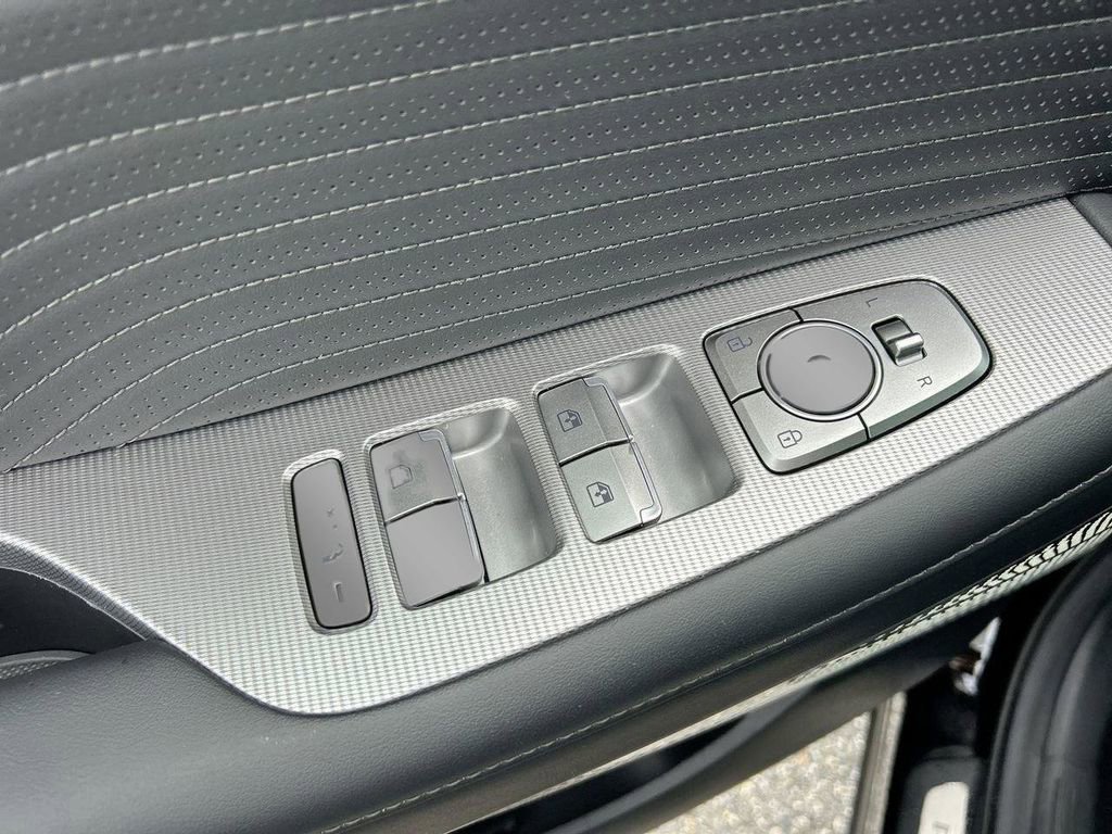 Used 2025 Hyundai Palisade Calligraphy image 23