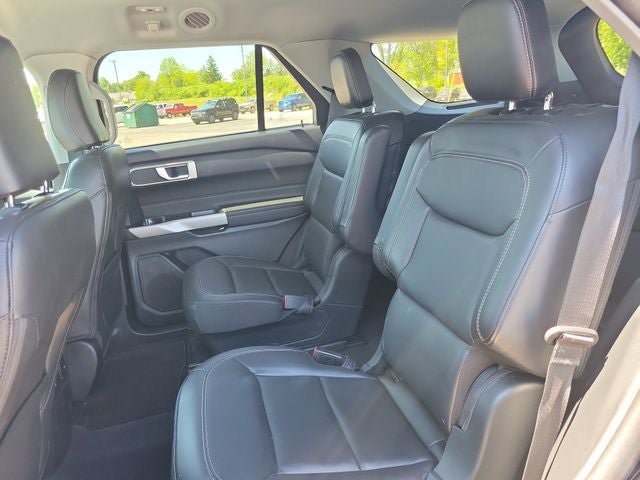 Certified 2024 Ford Explorer XLT w/ Equipment Group 202A AWD/4WD image 27