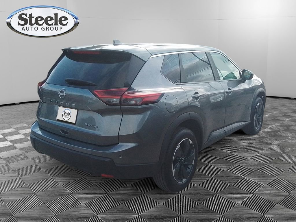 Used 2024 Nissan Rogue SV image 5