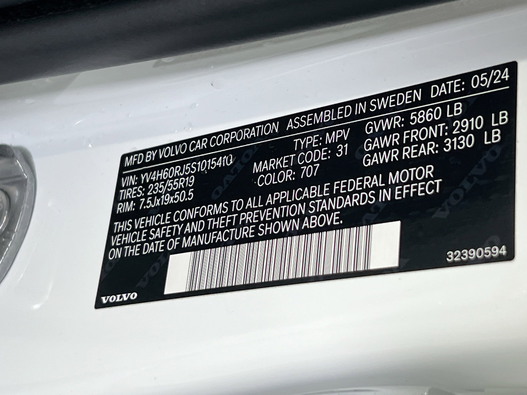 Used 2025 Volvo XC60 T8 Core w/ Protection Package Premier image 32