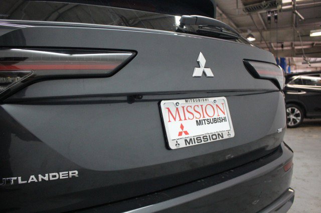 New 2026 Mitsubishi Outlander SE image 4
