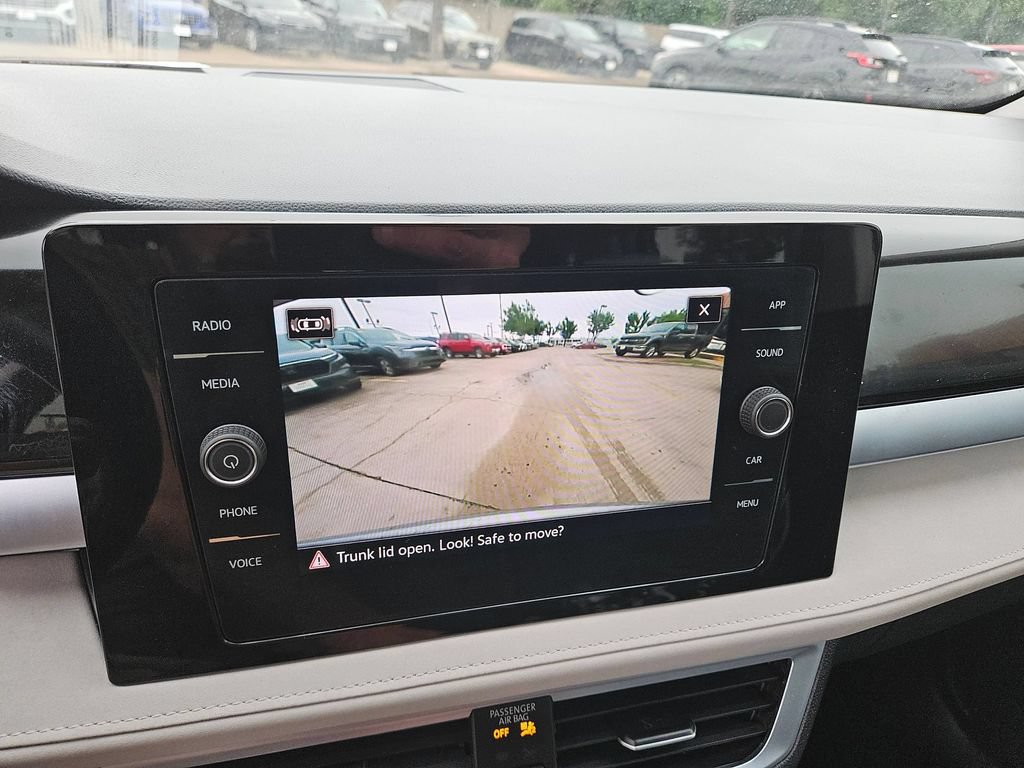 Used 2025 Volkswagen Taos SE AWD/4WD image 23