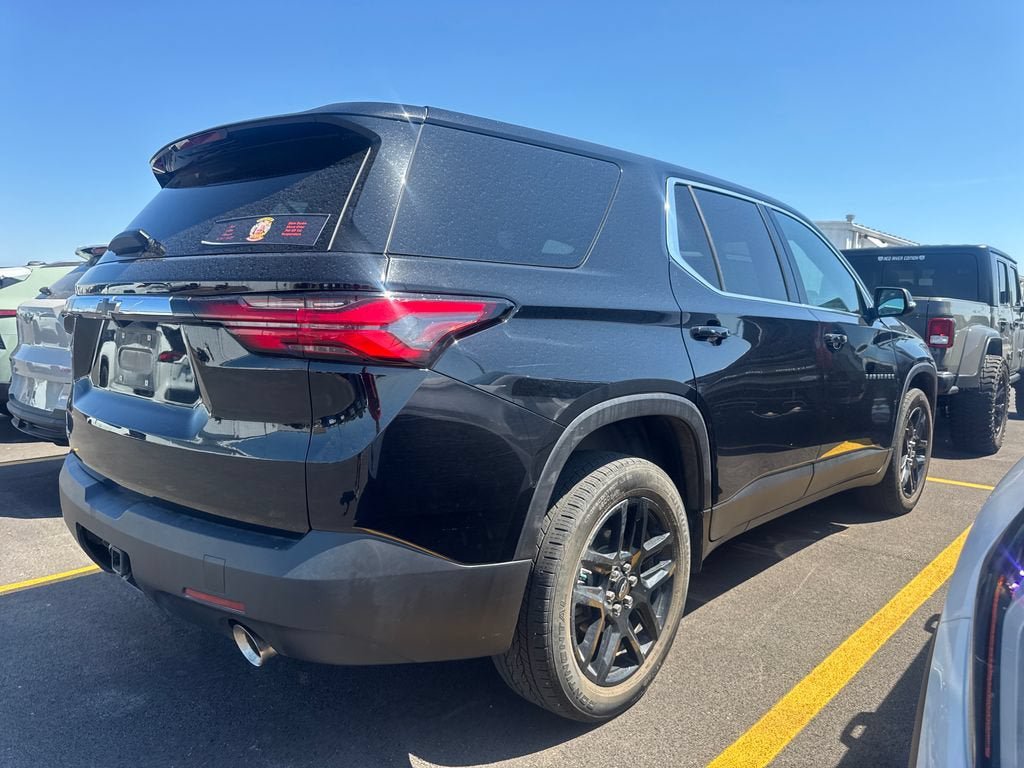 Used 2023 Chevrolet Traverse LS w/ Safety Package FWD image 2