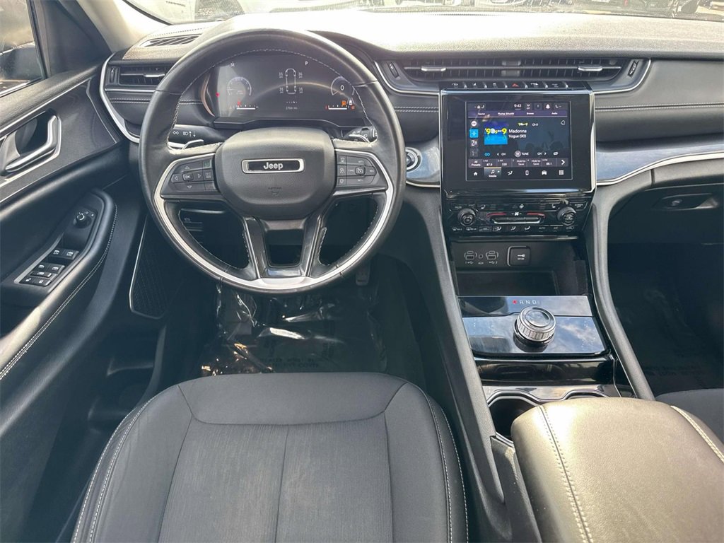 Used 2022 Jeep Grand Cherokee Laredo w/ Luxury Tech Group I image 13