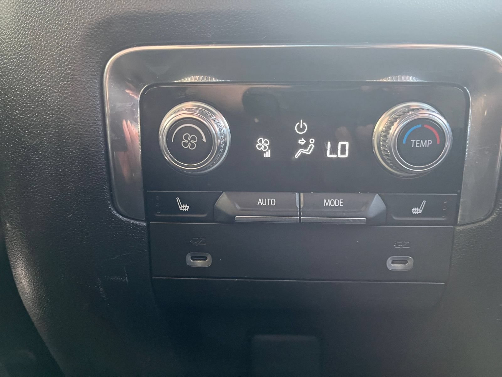 Used 2023 GMC Yukon Denali AWD/4WD image 22