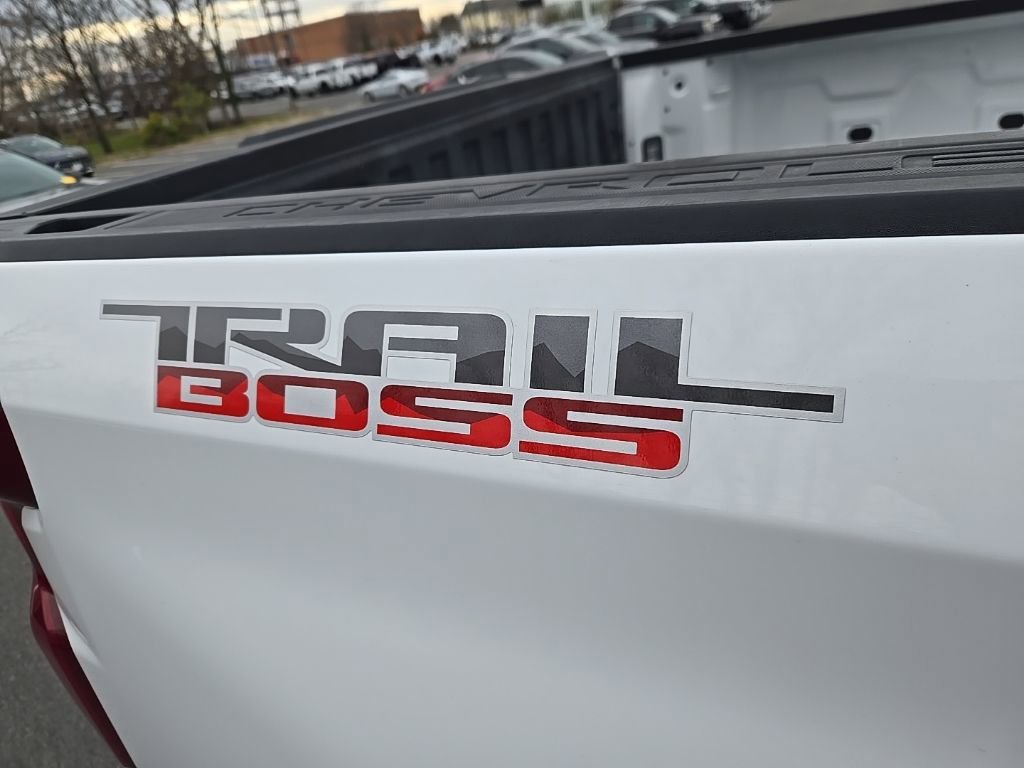 Used 2019 Chevrolet Silverado 1500 LT Trail Boss w/ Convenience Package image 9