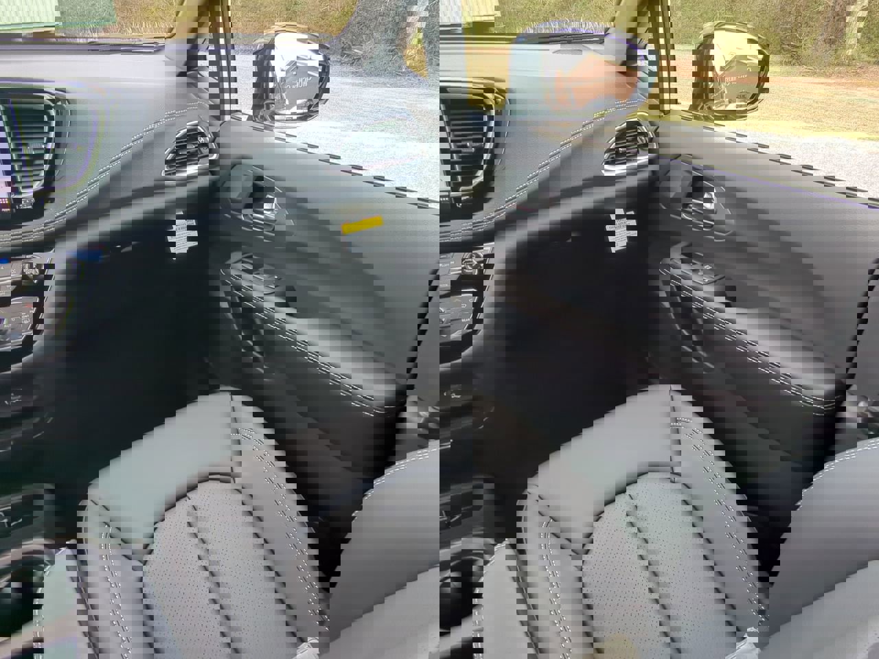 New 2026 Chrysler Pacifica Select image 15