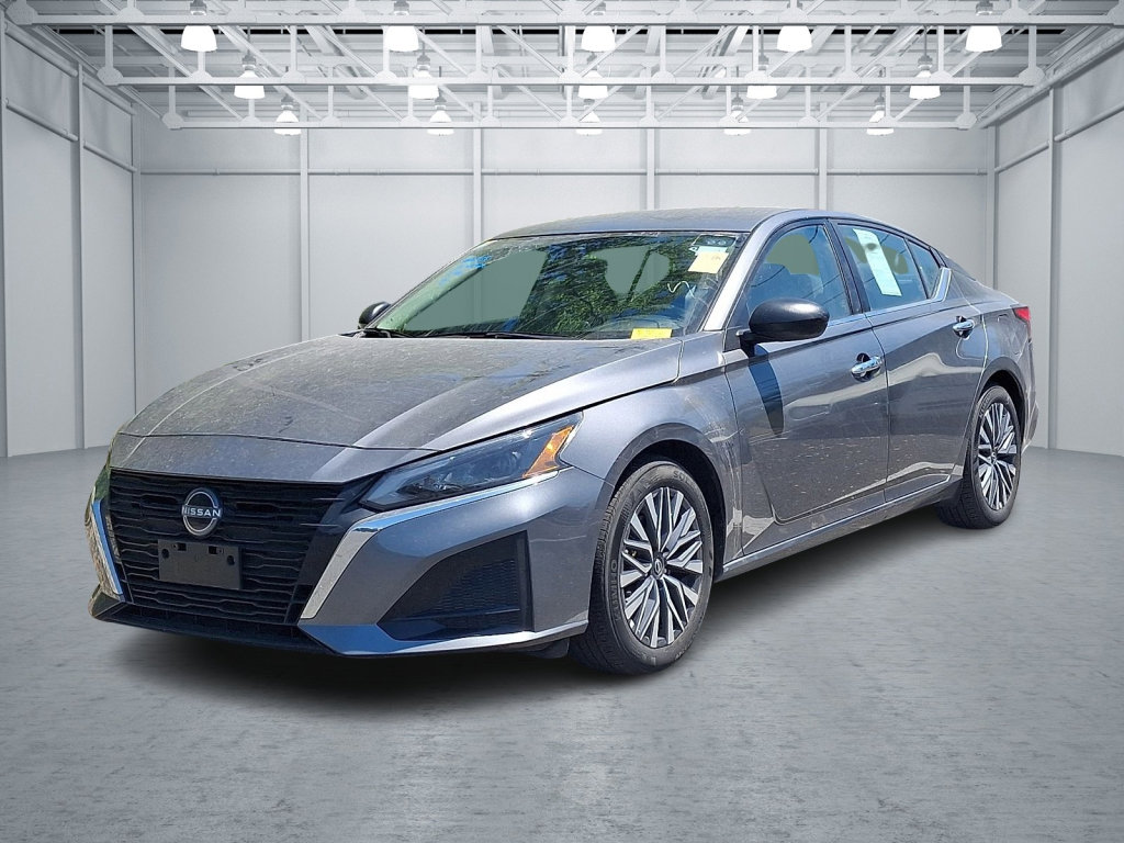 Used 2025 Nissan Altima 2.5 SV FWD image 1