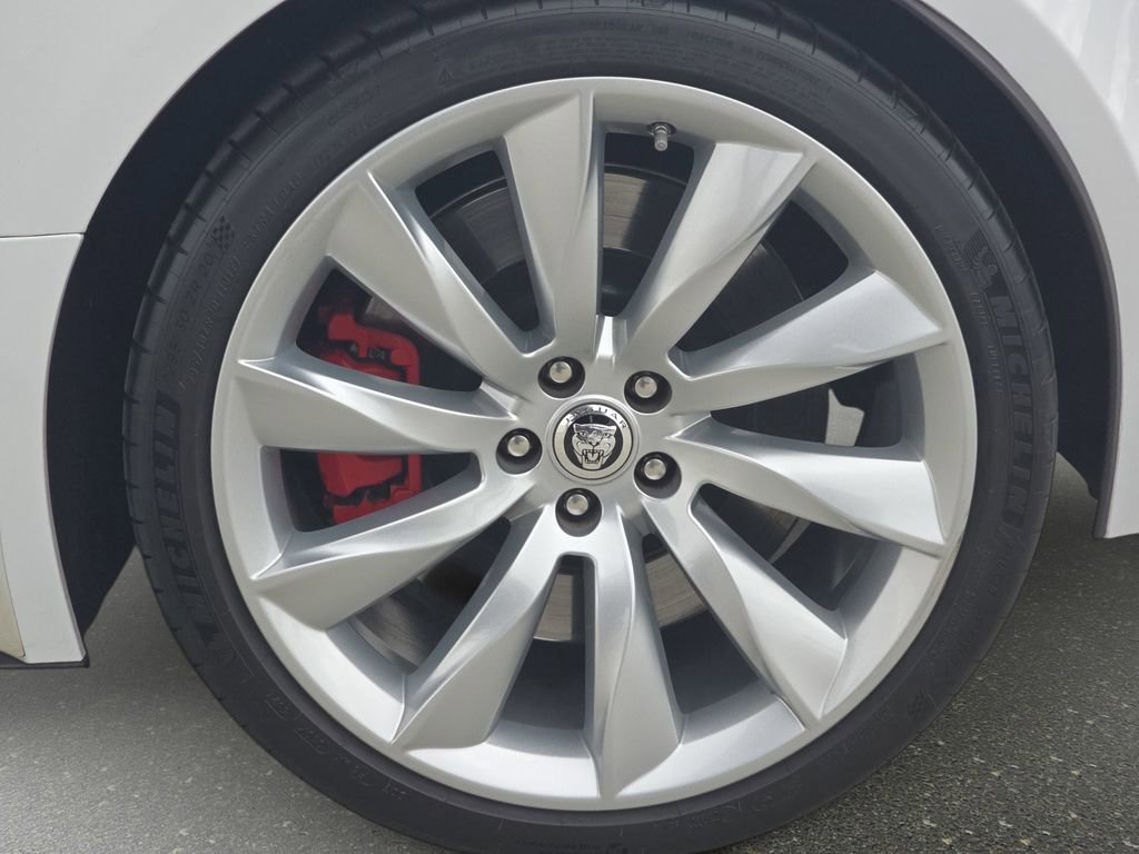 Used 2014 Jaguar F-TYPE S image 33