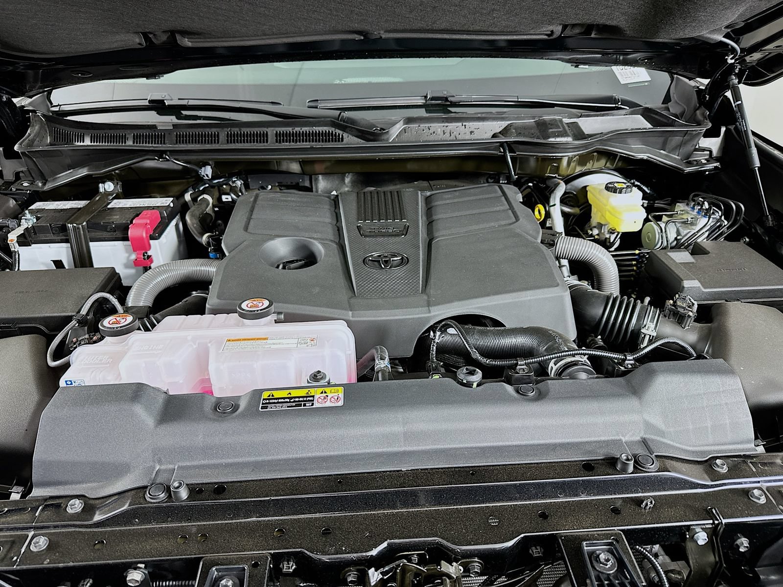 New 2026 Toyota Tundra Limited AWD/4WD image 30