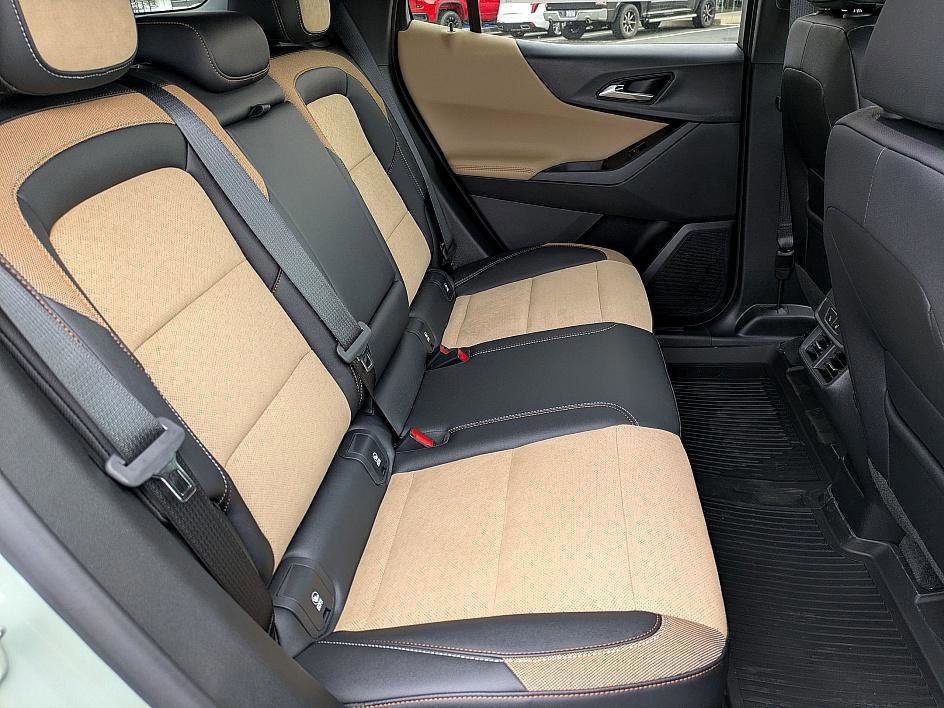 New 2026 Chevrolet Equinox ACTIV w/ Convenience Package III image 30