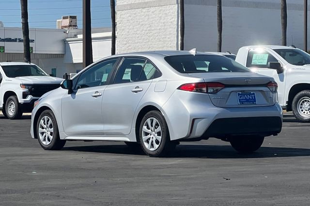 Used 2023 Toyota Corolla LE image 6