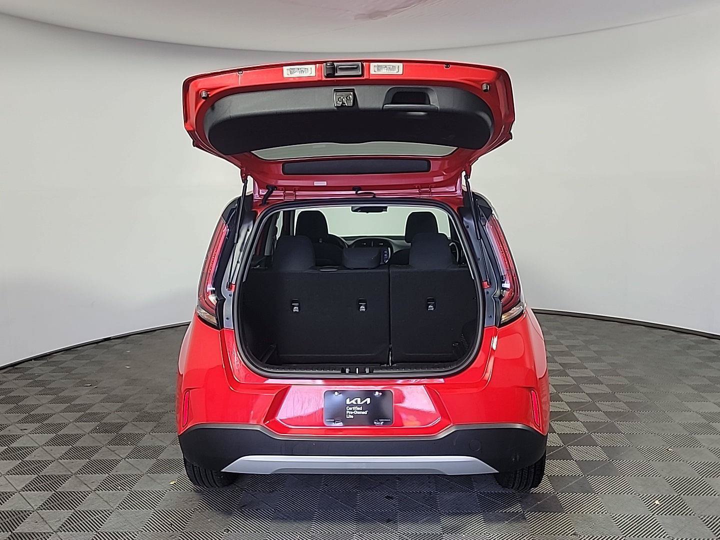 Certified 2023 Kia Soul LX w/ LX Technology Package FWD image 6