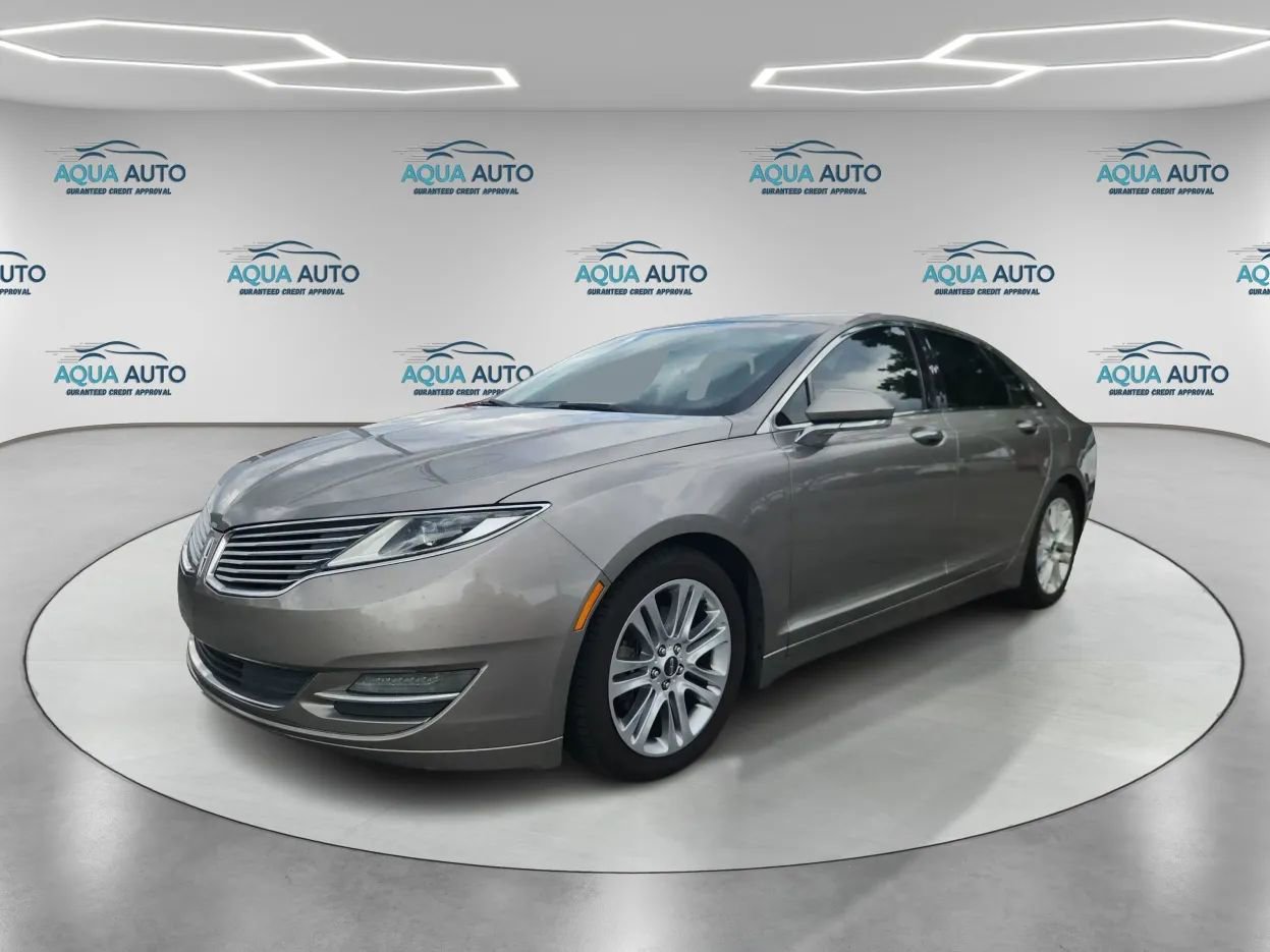 Used 2016 Lincoln MKZ FWD image 1