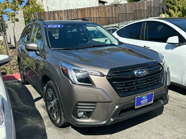 Certified 2024 Subaru Forester Premium AWD/4WD image 2