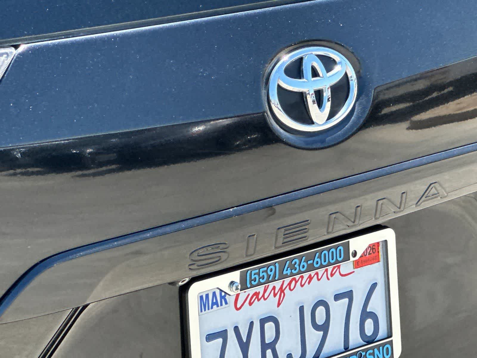 Used 2015 Toyota Sienna SE FWD image 28