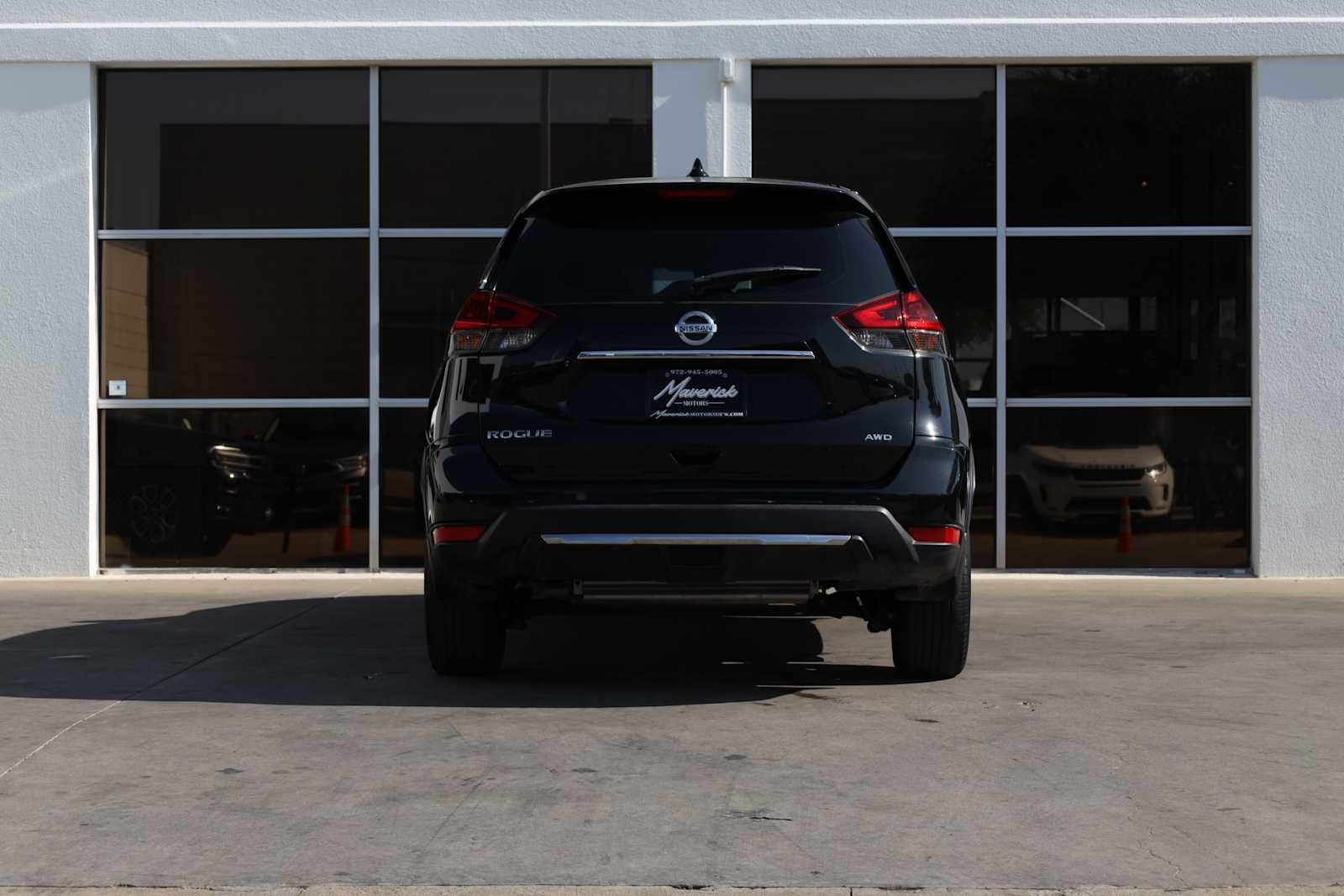 Used 2019 Nissan Rogue S AWD/4WD image 9