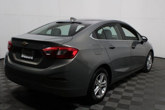 Used 2017 Chevrolet Cruze LT w/ Convenience Package image 7